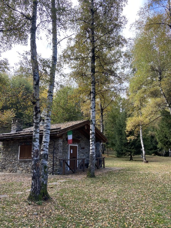 Sentiero morbegno città alpina orobico